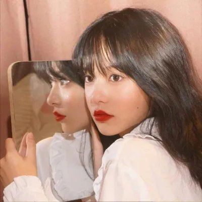 三个摩登女性
